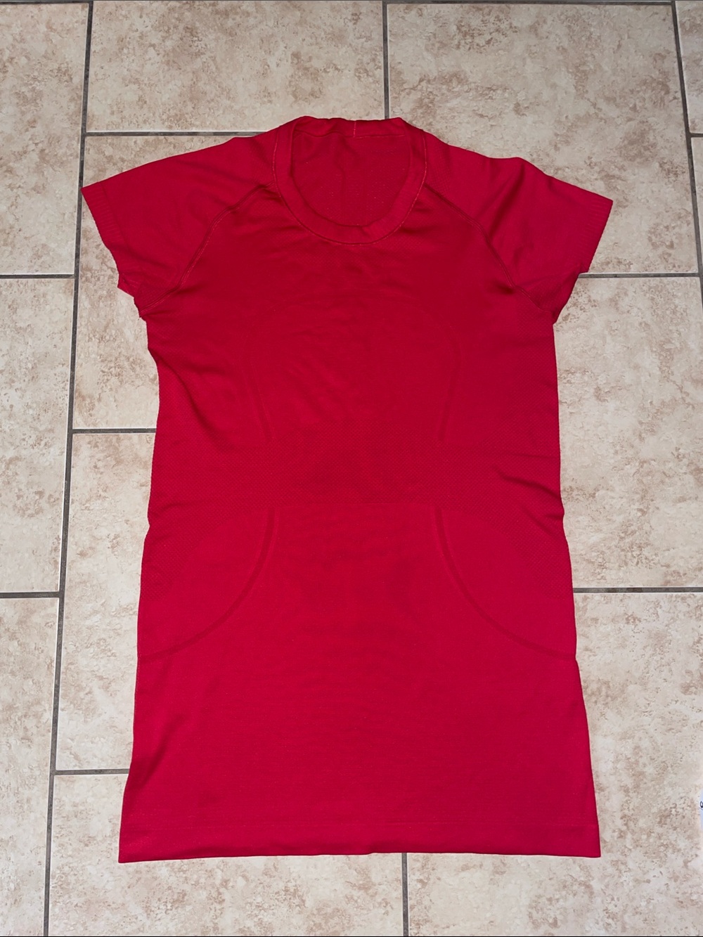 Lululemon Swiftly Tech Short-Sleeve Shirt 2.0 Hip Length Size 8